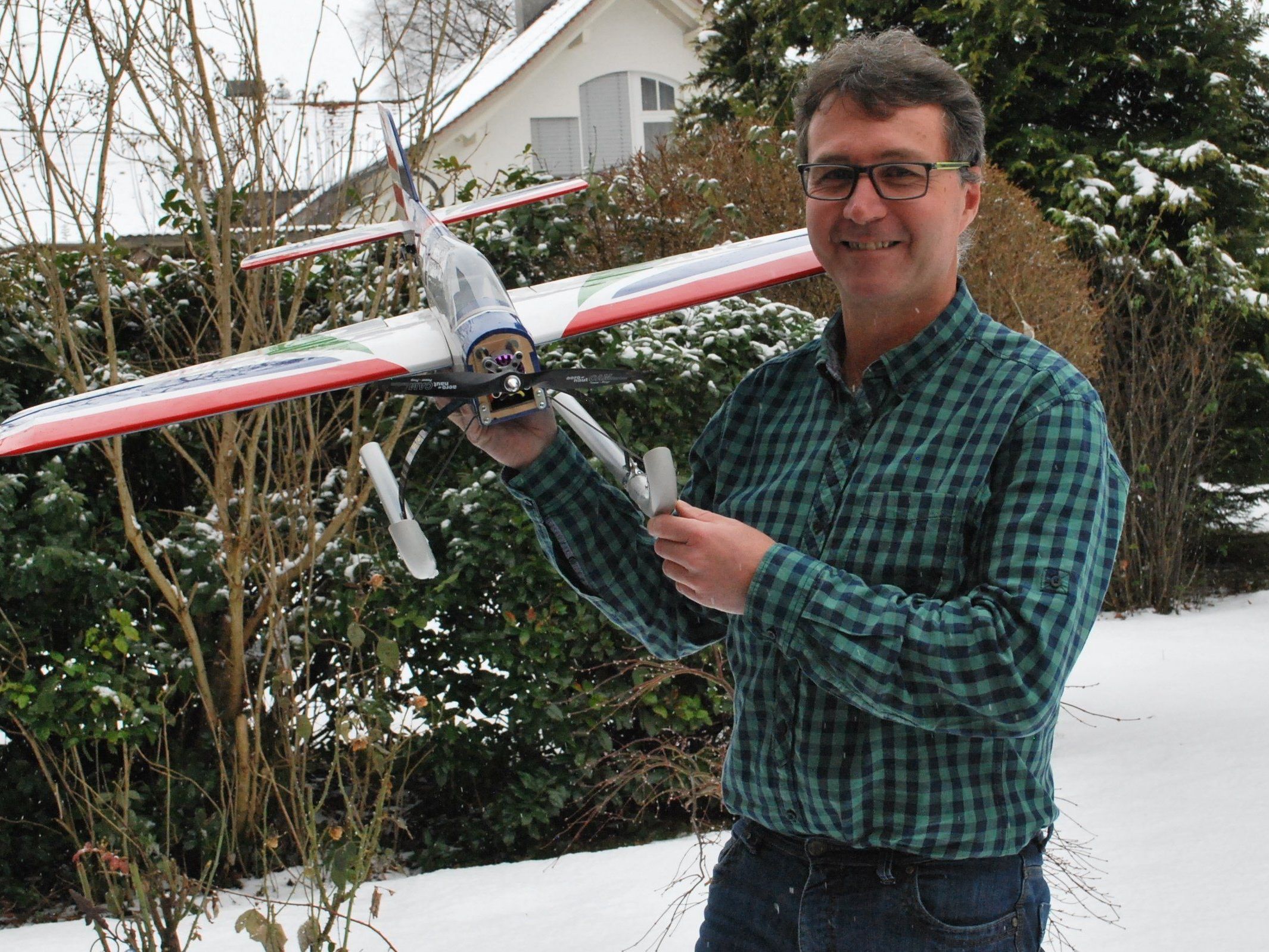 Mit Schneekufen ist auch das Fliegen am Platz im Winter möglich. Mit Schneekufen ist auch das Fliegen am Platz im Winter möglich.