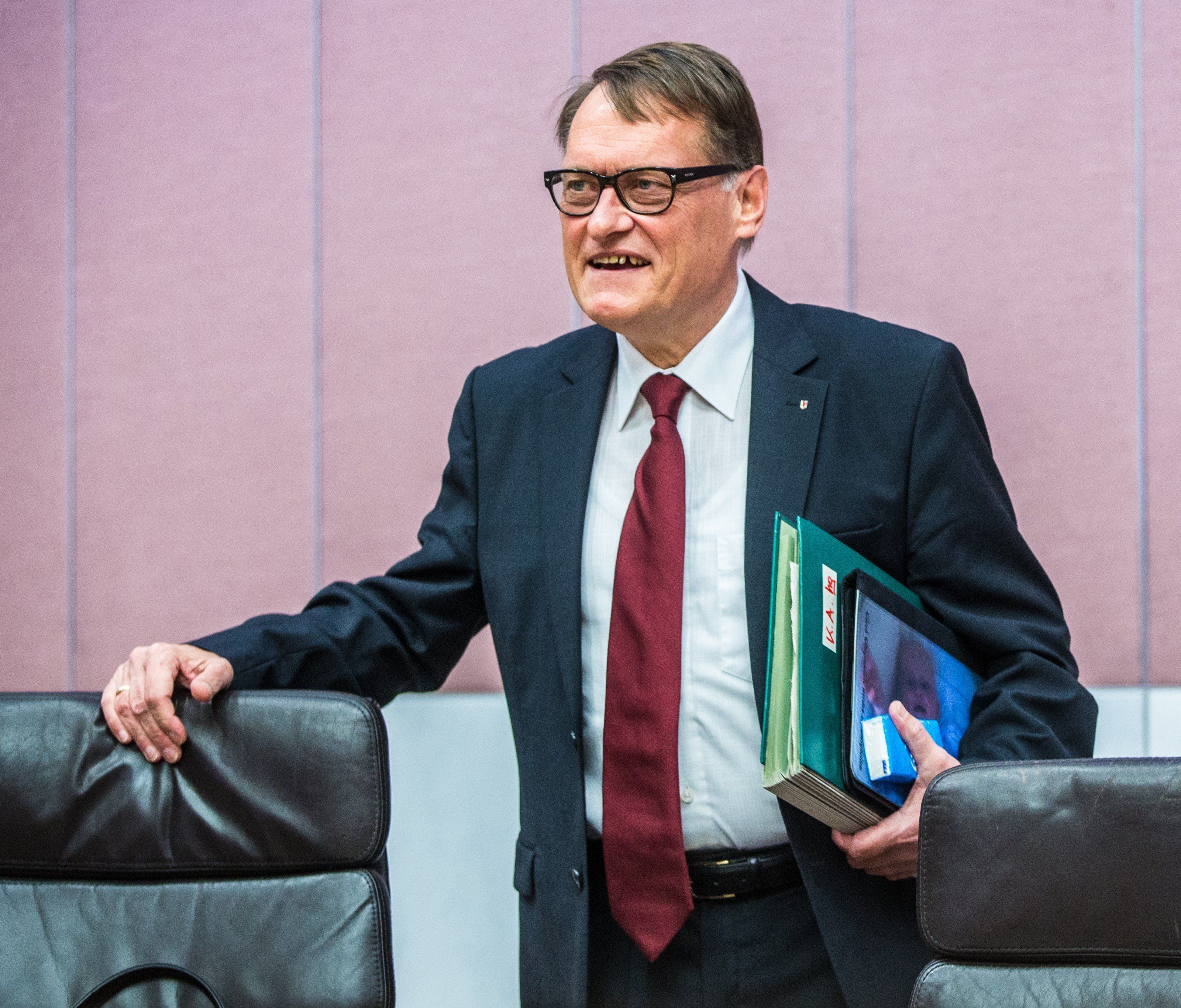 FPÖ-Verkehrssprecher Ernst Hagen kritisiert Naturschutzrätin Gerlind Weber. FPÖ-Verkehrssprecher Ernst Hagen kritisiert Naturschutzrätin Gerlind Weber.