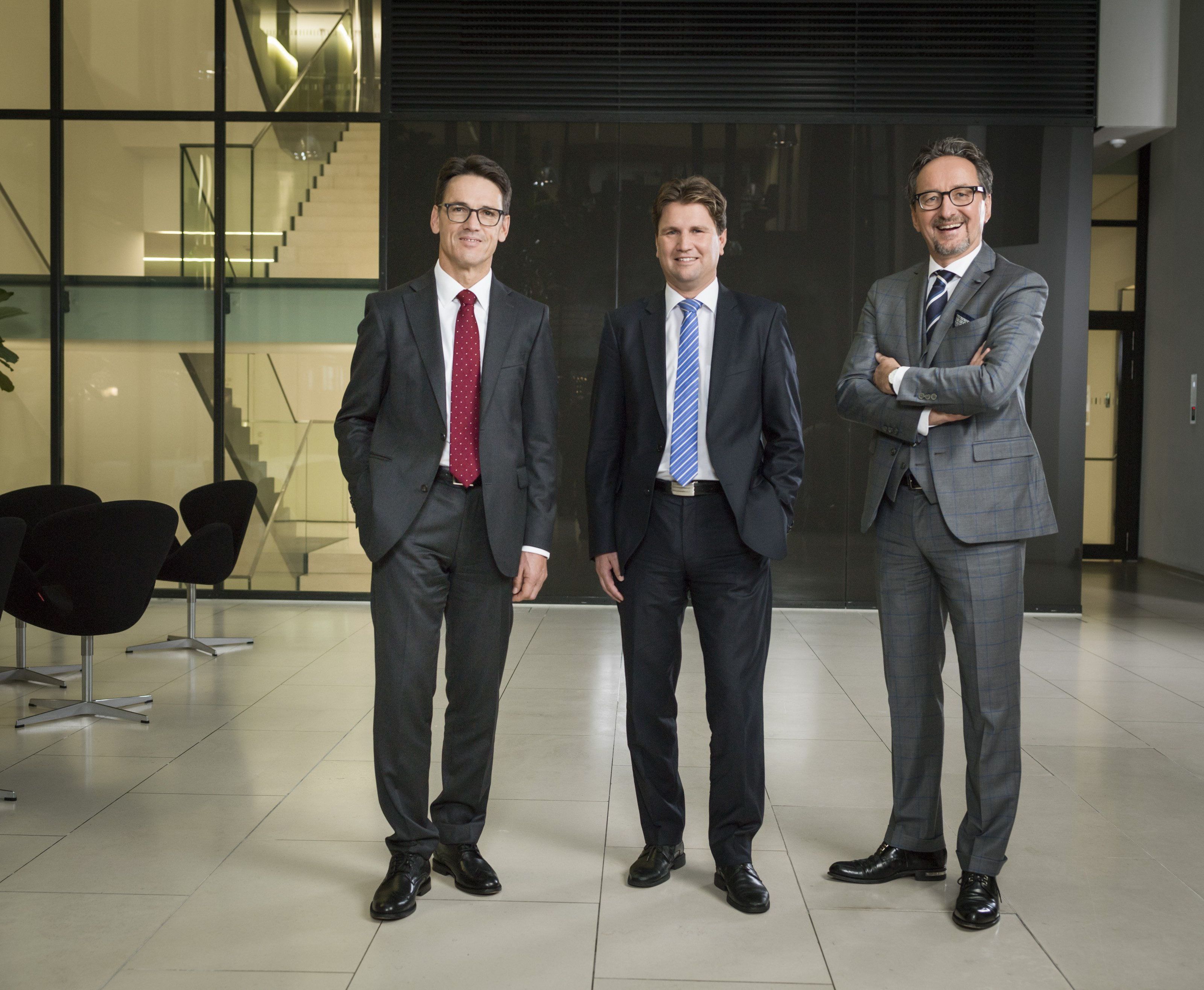 Der neue Vorstand der Hypo Vorarlberg: Wilfried Amann, Michel Haller und Johannes Hefel (v.l.) Der neue Vorstand der Hypo Vorarlberg: Wilfried Amann, Michel Haller und Johannes Hefel (v.l.)