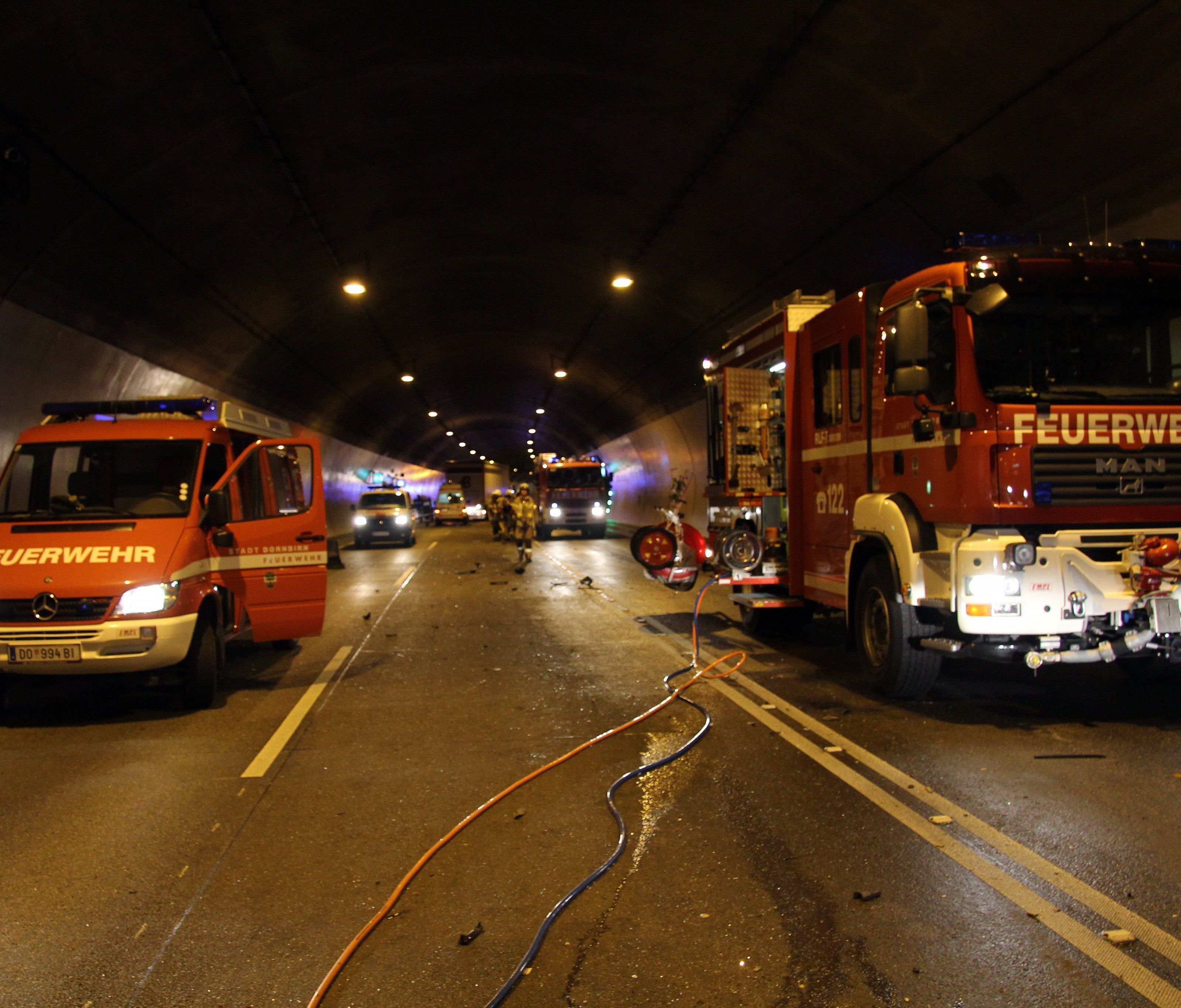 Unfall forderte zwei Verletzte. Unfall forderte zwei Verletzte.