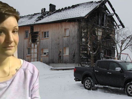 Bereits am Mittwoch begutachtete die Familie den Stand der Dinge beim Brandobjekt. Bereits am Mittwoch begutachtete die Familie den Stand der Dinge beim Brandobjekt.