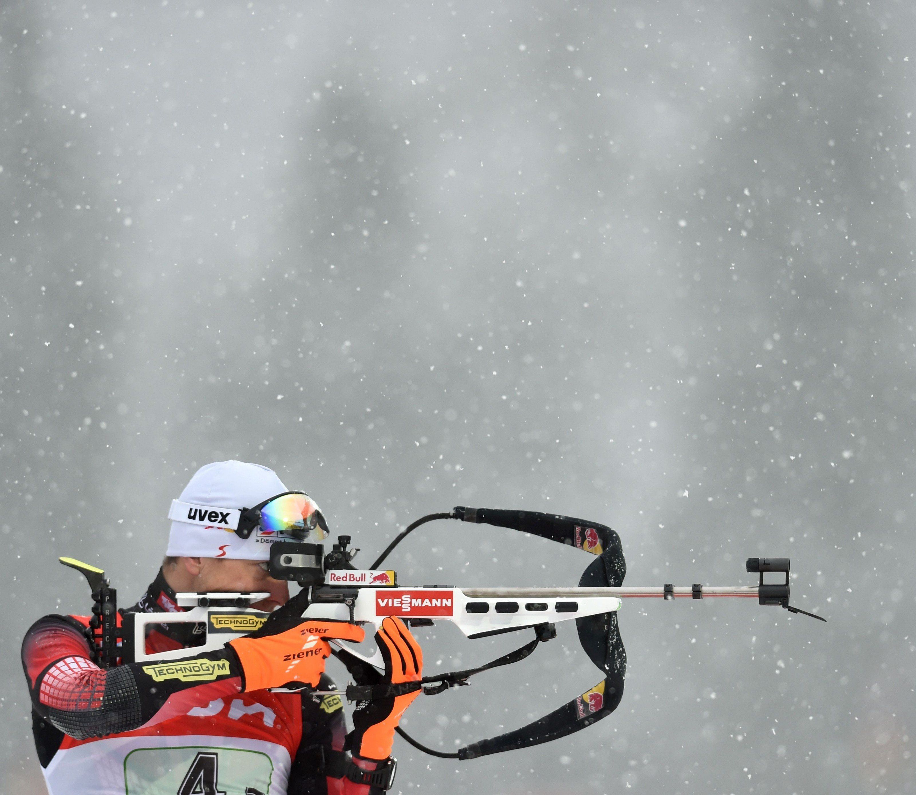 Julian Eberhard gewann den Biathlon-Sprint in Oberhof. Julian Eberhard gewann den Biathlon-Sprint in Oberhof.