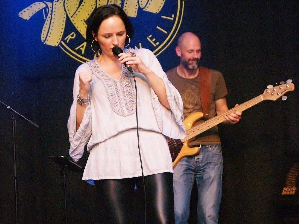 Am Freitag, den 27. Jänner 2017 präsentiert Aja Zischg gemeinsam mit ihrer "soul group" im Kammgarn das neue Programm.