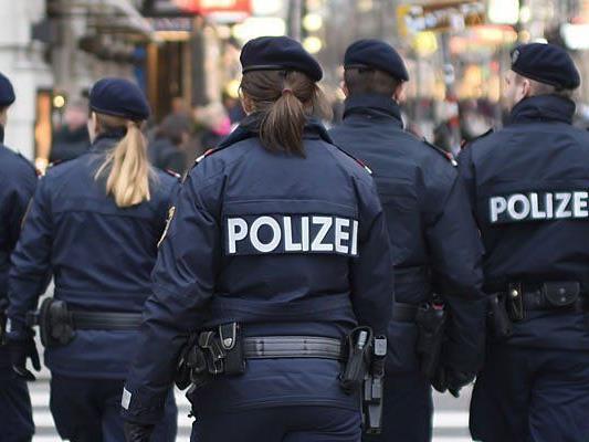 Ein verdächtiges Paket führte am Reumannplatz zu einem Einsatz der Polizei