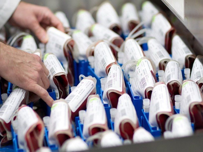 Das Rote Kreuz bittet um Blutspenden. Das Rote Kreuz bittet um Blutspenden.