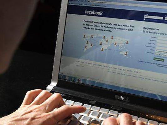 Auf Facebook kursierte das Gewaltvideo zunächst ungehindert