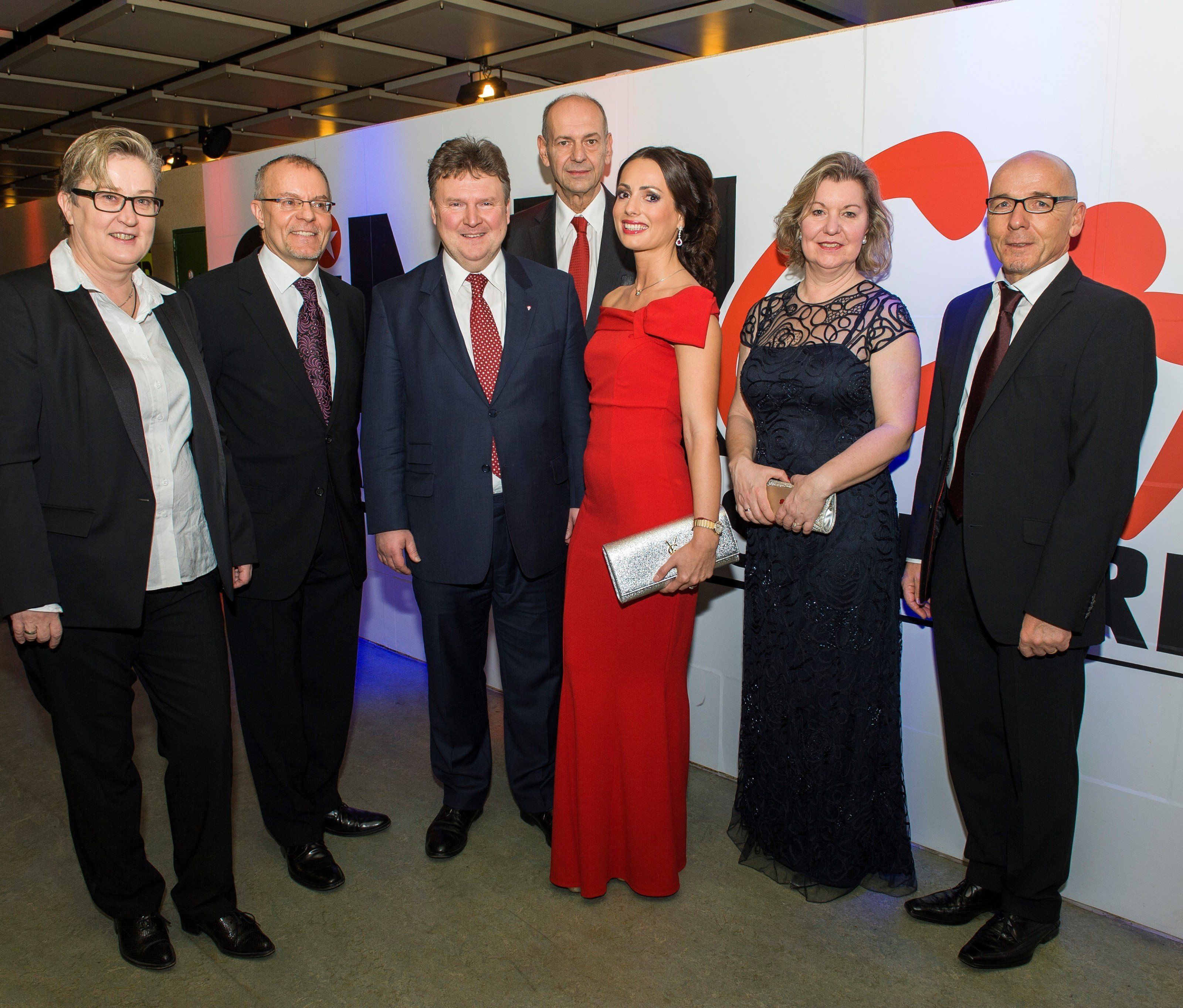 Besucher beim Rote Herzen Ball in Simmering Besucher beim Rote Herzen Ball in Simmering