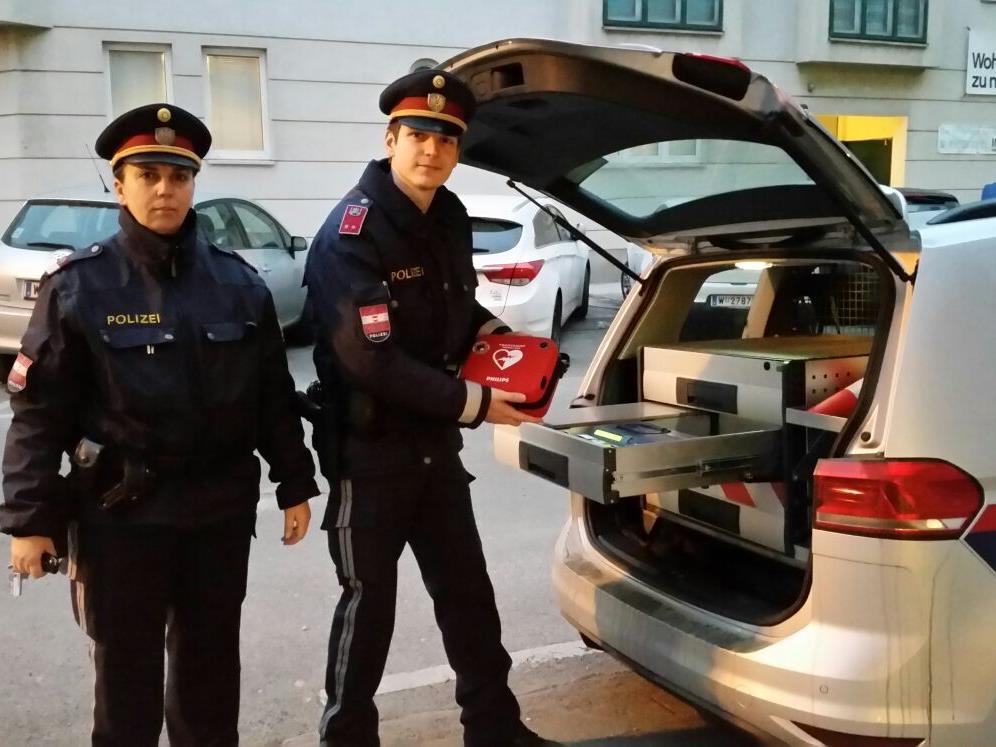 Die Polizisten in Wien sind auch für Erste-Hilfe-Maßnahmen geschult.