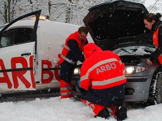 Bei großer Kälte gibt es so manche Herausforderung für Autofahrer Bei großer Kälte gibt es so manche Herausforderung für Autofahrer