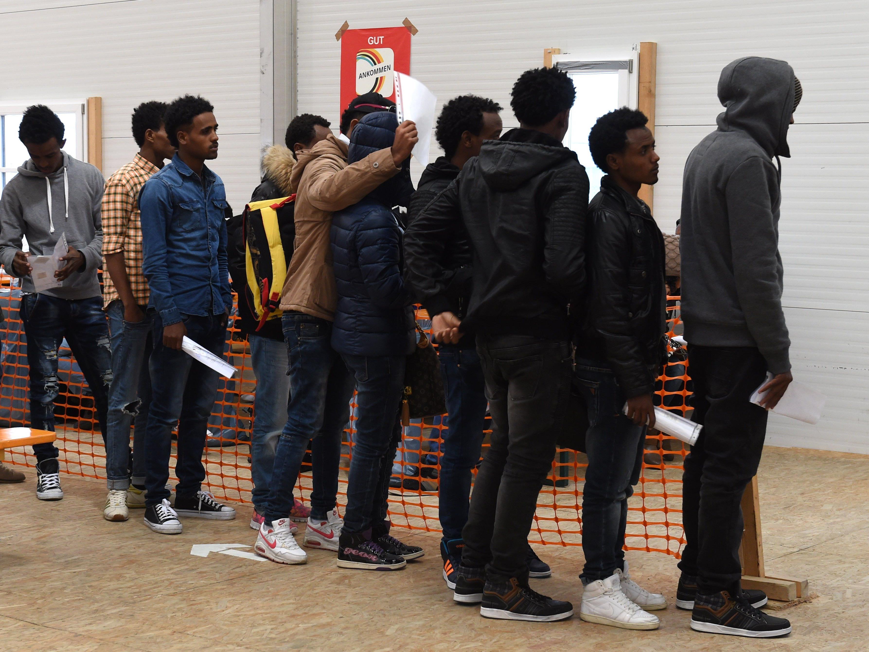 Die Zahl der Asylanträge in Deutschland ist drastisch gesunken.