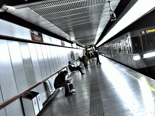 Widersprüche um Vorfall mit Schreckschusspistole in Wiener U-Bahn Widersprüche um Vorfall mit Schreckschusspistole in Wiener U-Bahn