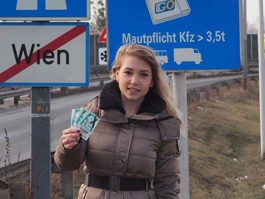 Ab Mittwoch gilt in Österreich die neue, türkise Jahresvignette. Ab Mittwoch gilt in Österreich die neue, türkise Jahresvignette.