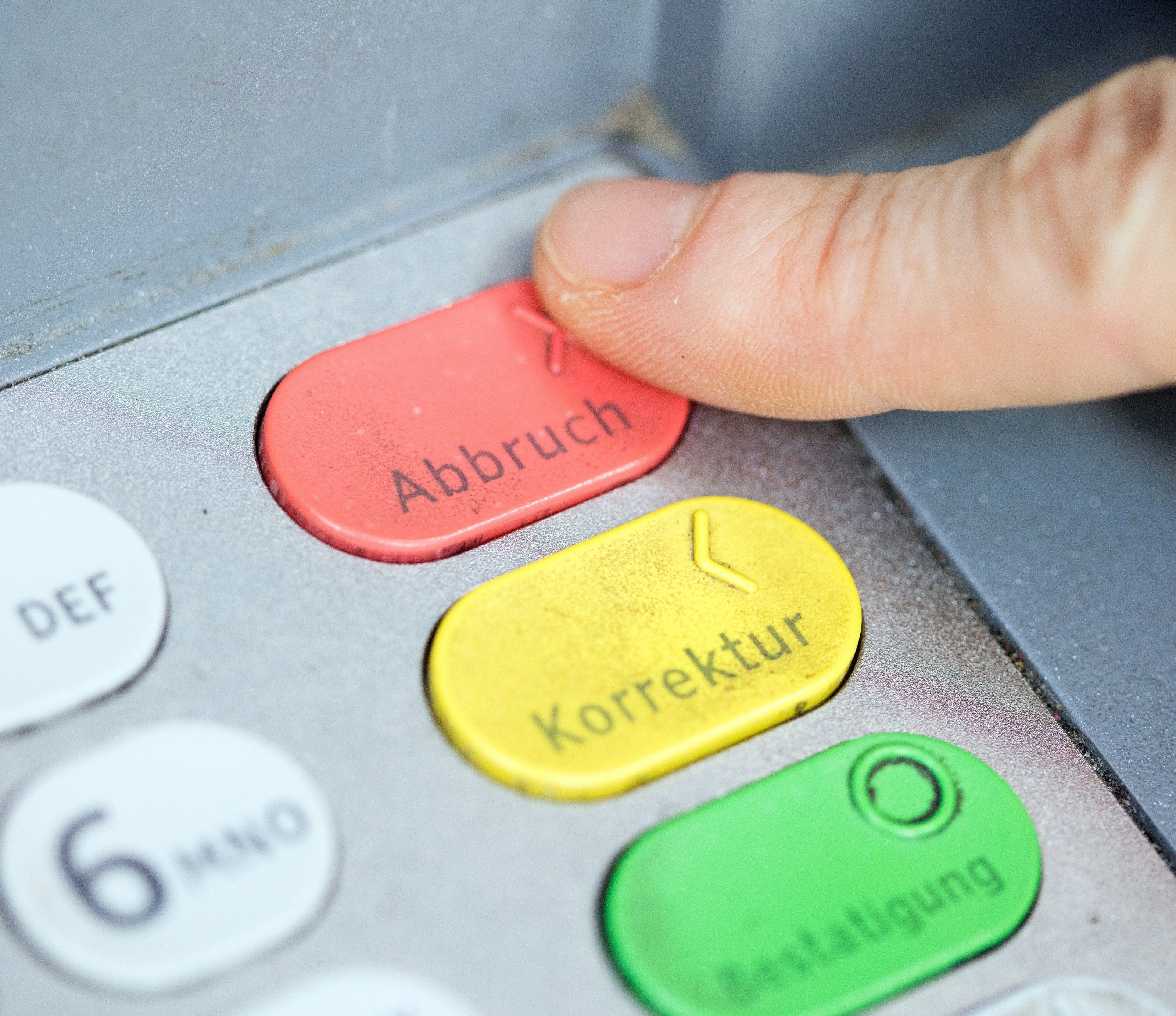 Die Bundeswettbewerbsbehörde sieht Bankomatgebühren nicht als problematisch an. Die Bundeswettbewerbsbehörde sieht Bankomatgebühren nicht als problematisch an.