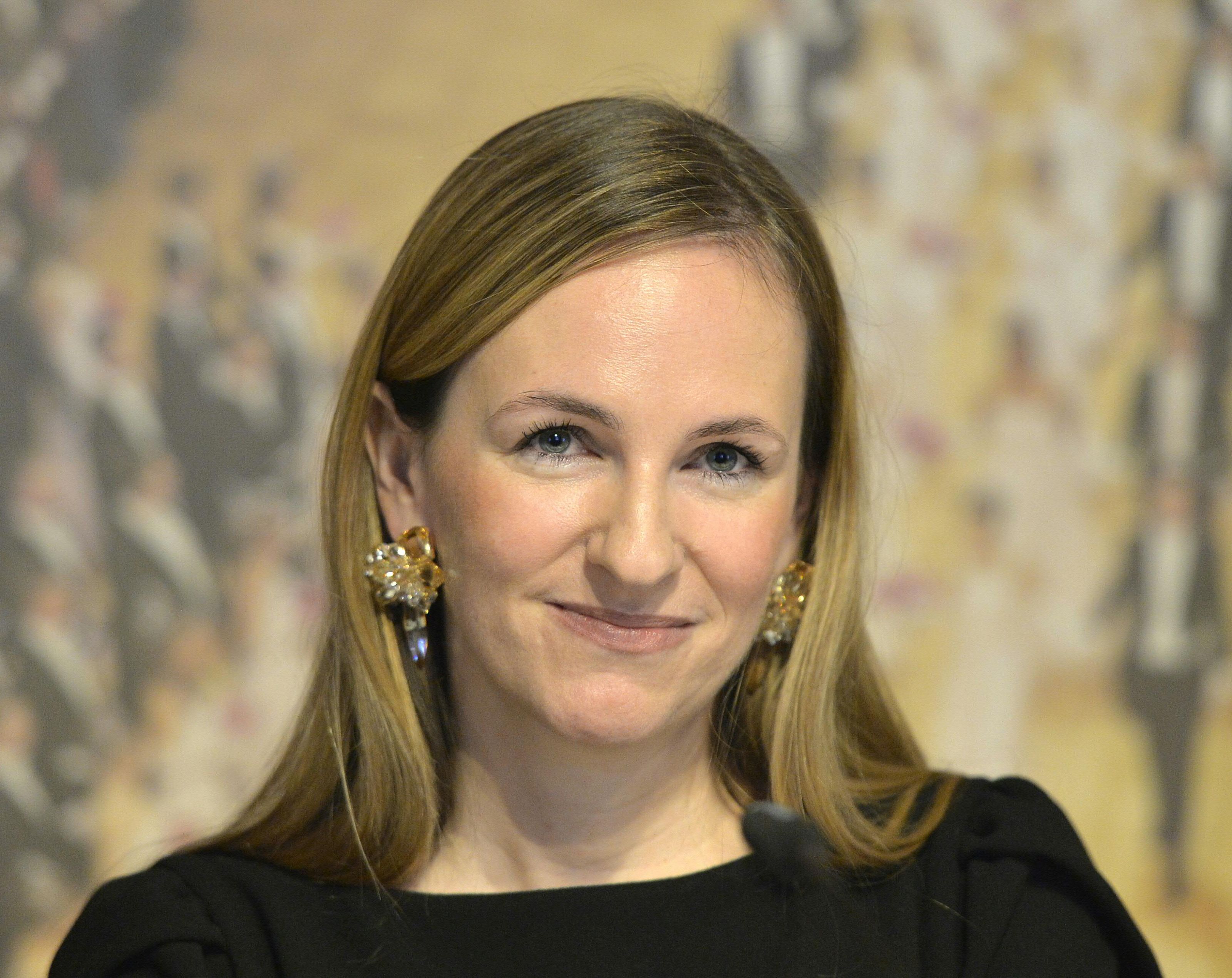Opernball-Organisatorin Maria Großbauer verrät den Designer ihrer Robe. Opernball-Organisatorin Maria Großbauer verrät den Designer ihrer Robe.