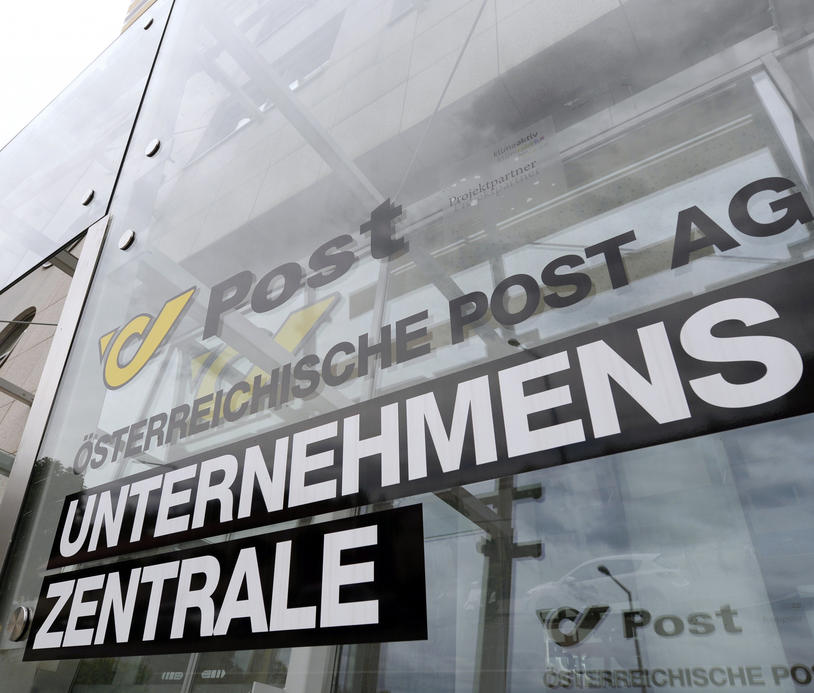 Die Post bietet ein neues Service an. Die Post bietet ein neues Service an.