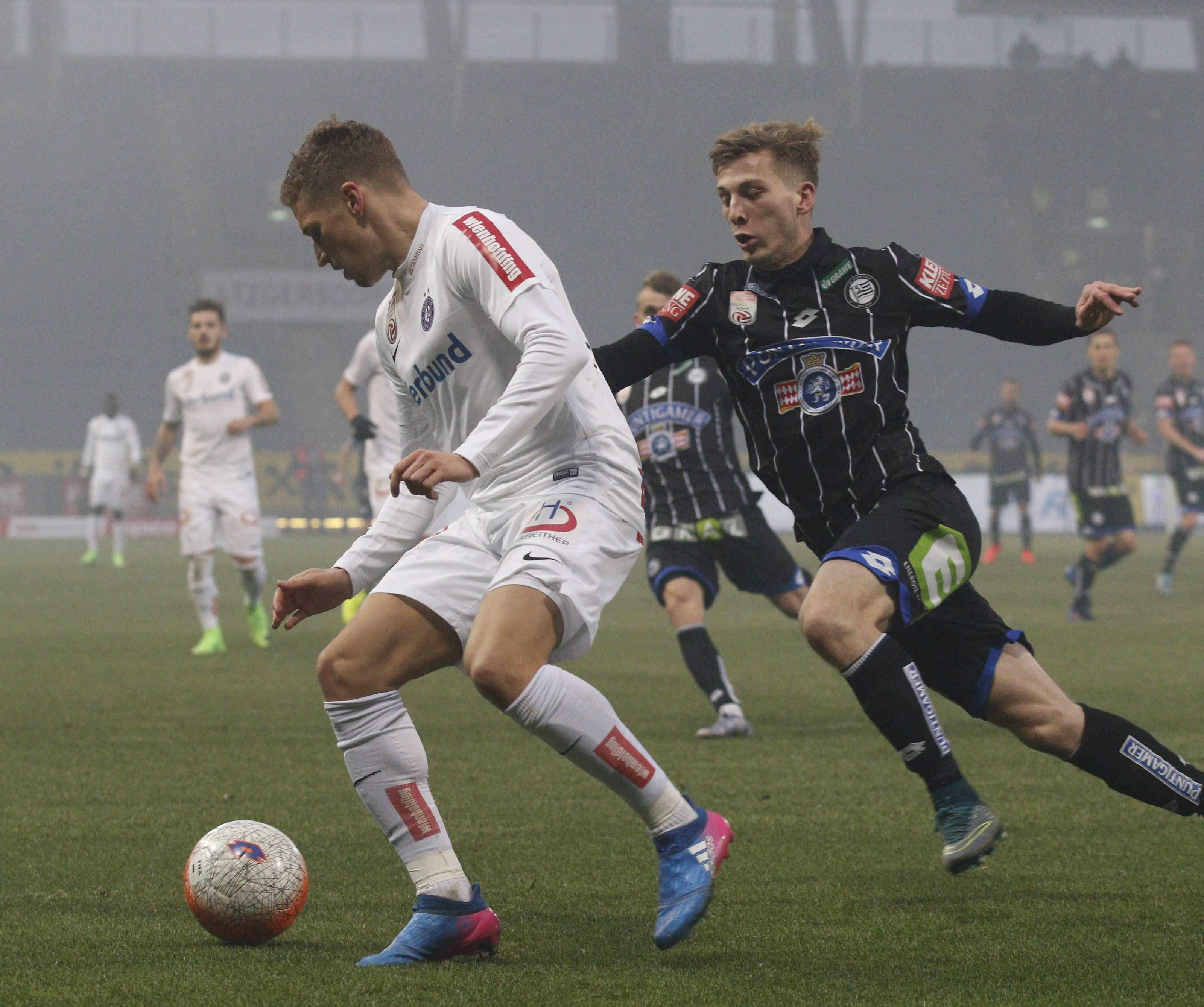 Sturm Graz musste sich gegen die Wiener Austria mit 4:0 geschlagen geben. Sturm Graz musste sich gegen die Wiener Austria mit 4:0 geschlagen geben.