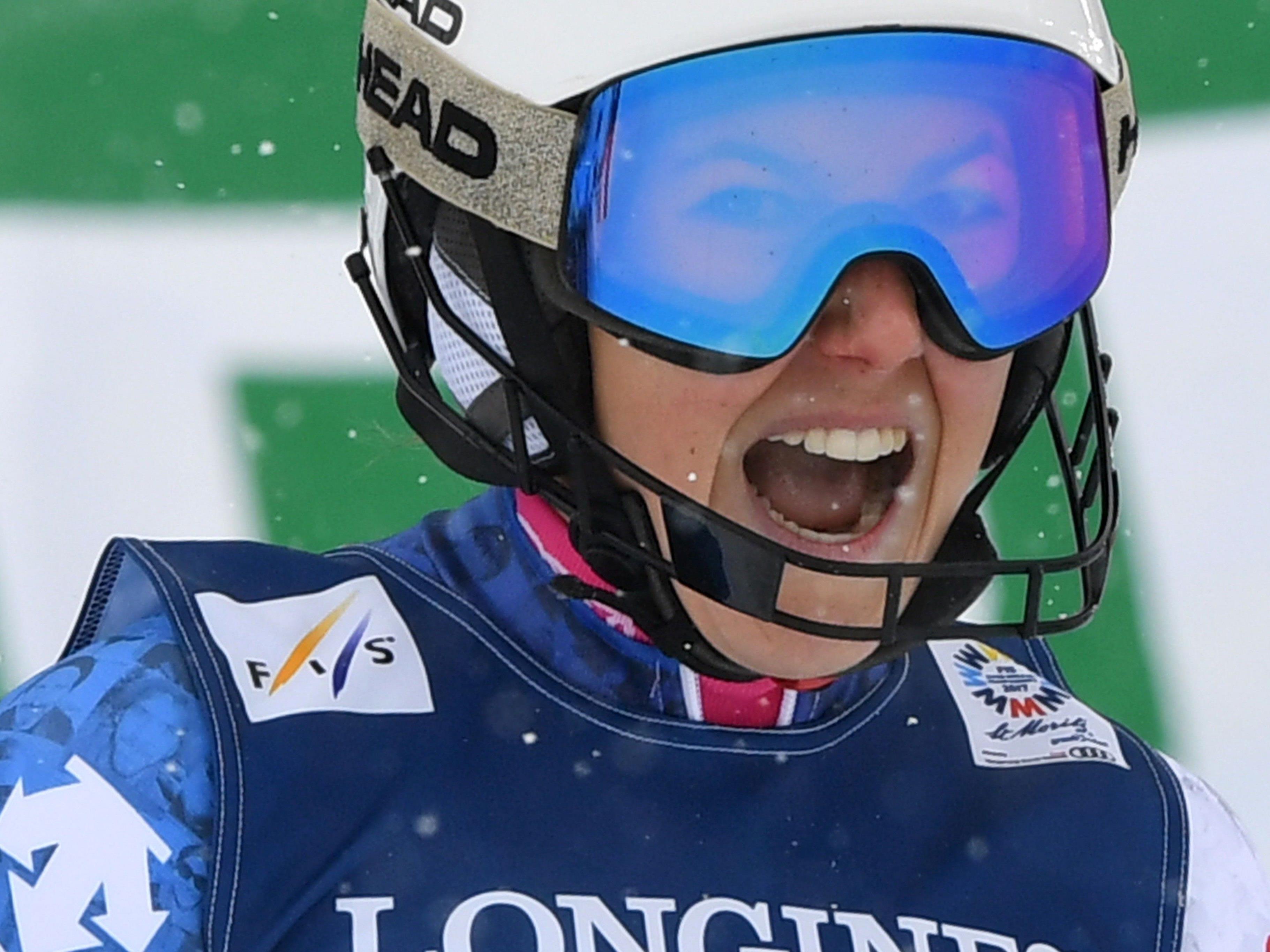 Die Schweizerin Wendy Holdener freut sich über ihren Sieg.