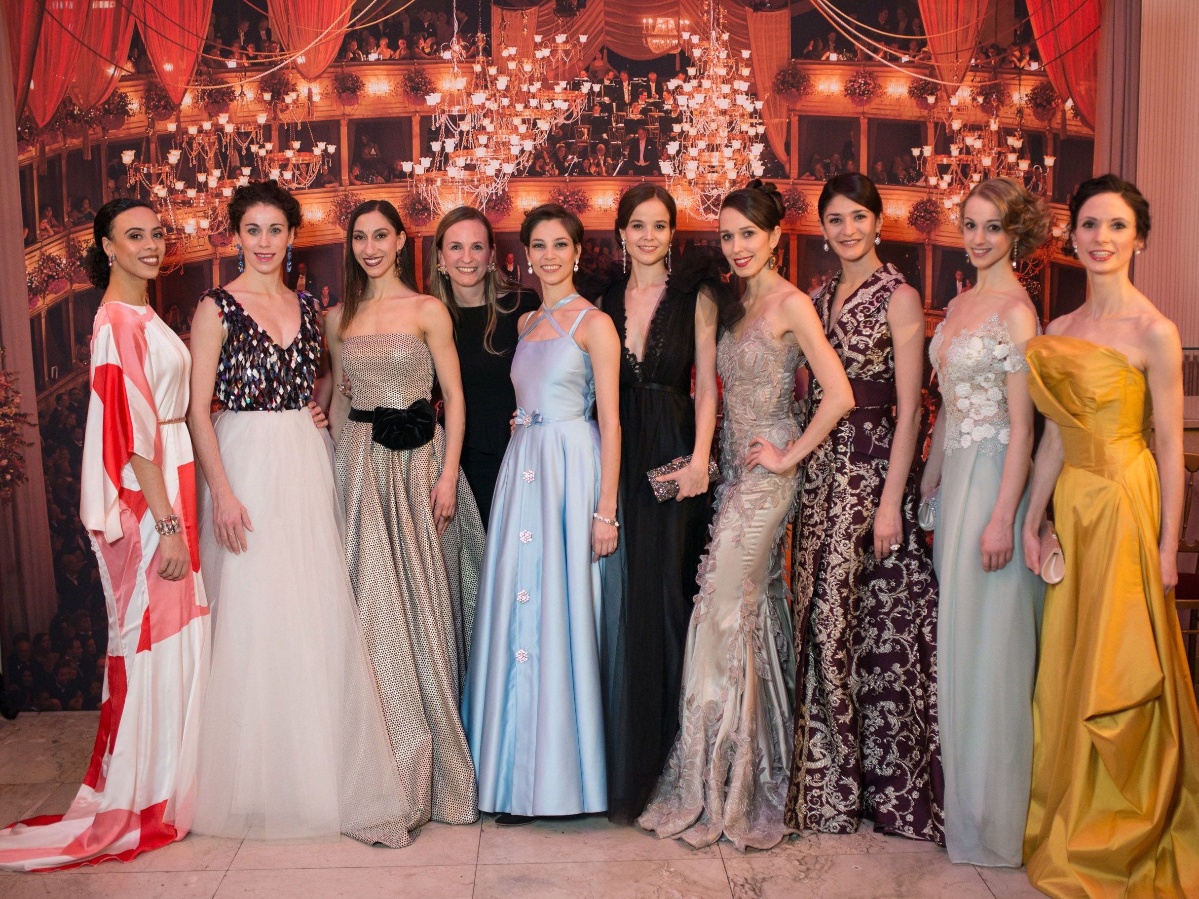 Die Roben für den diesjährigen Opernball. Die Roben für den diesjährigen Opernball.