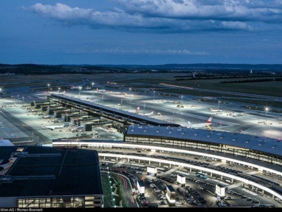 Zollfahnder deckten in Schwechat einen Flugzeugschmuggel auf Zollfahnder deckten in Schwechat einen Flugzeugschmuggel auf