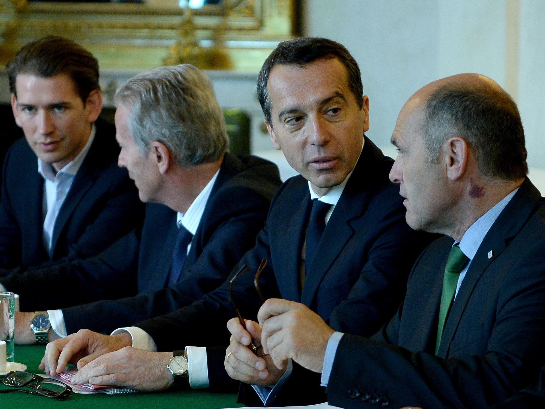 Bundeskanzler Kern ist gegen die Vorschläge von Innenminister Sobotka Bundeskanzler Kern ist gegen die Vorschläge von Innenminister Sobotka