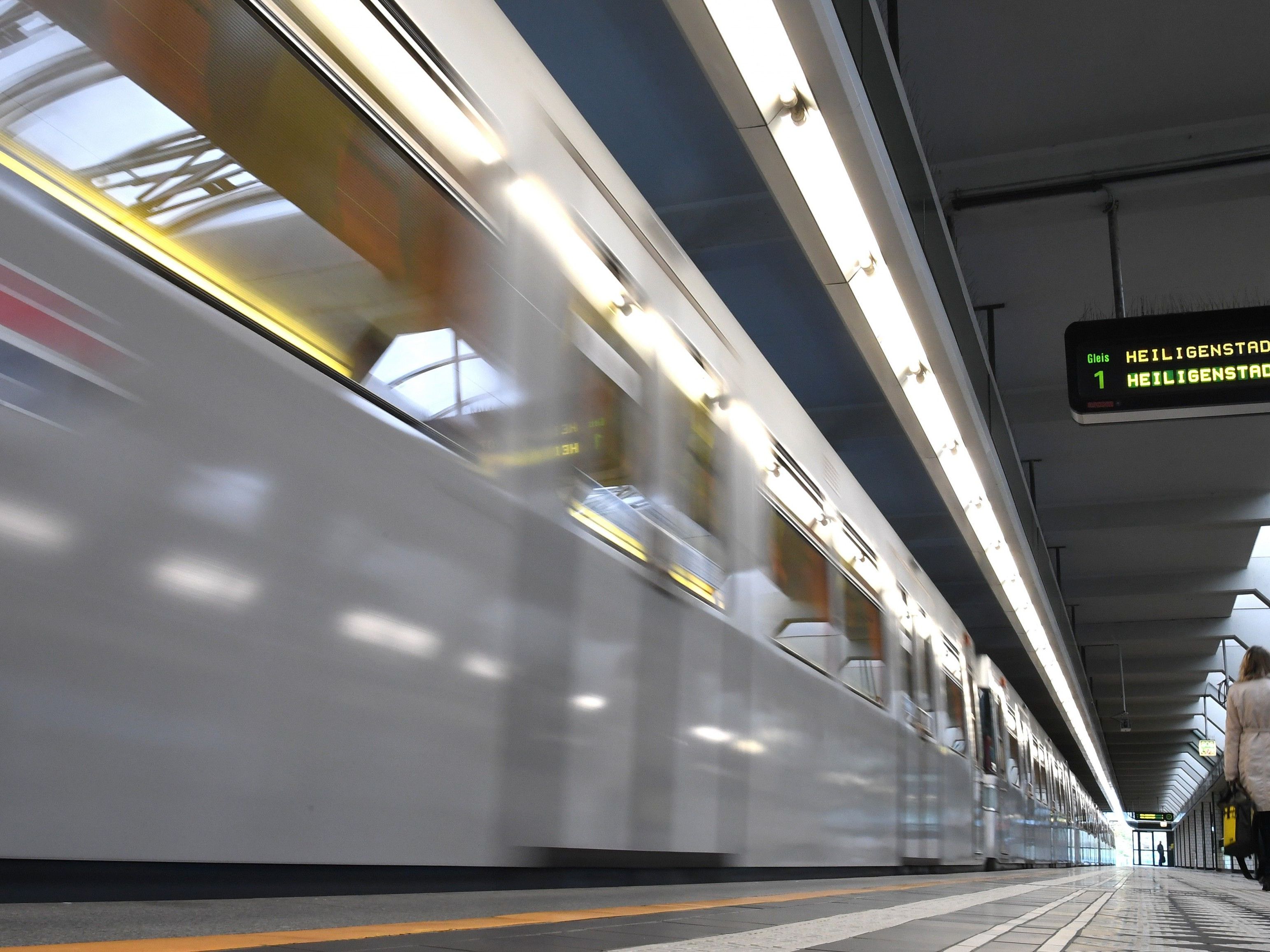 Die "Sektion 8" will gegen die Entnahmeboxen bei den Wiener U-Bahn-Stationen vorgehen Die "Sektion 8" will gegen die Entnahmeboxen bei den Wiener U-Bahn-Stationen vorgehen