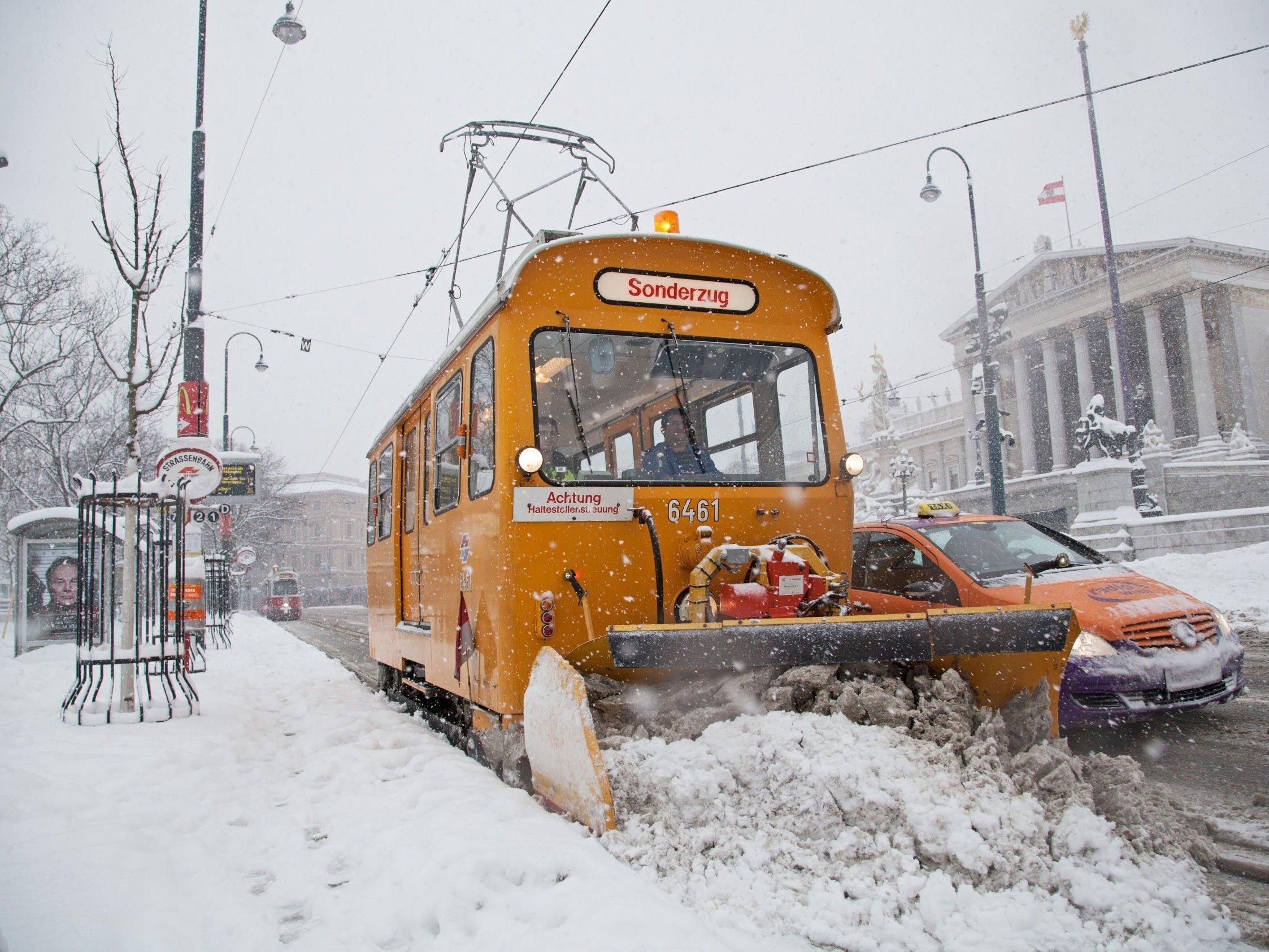 Der Winterdienst der Wiener Linien sorgt für freie Schienen