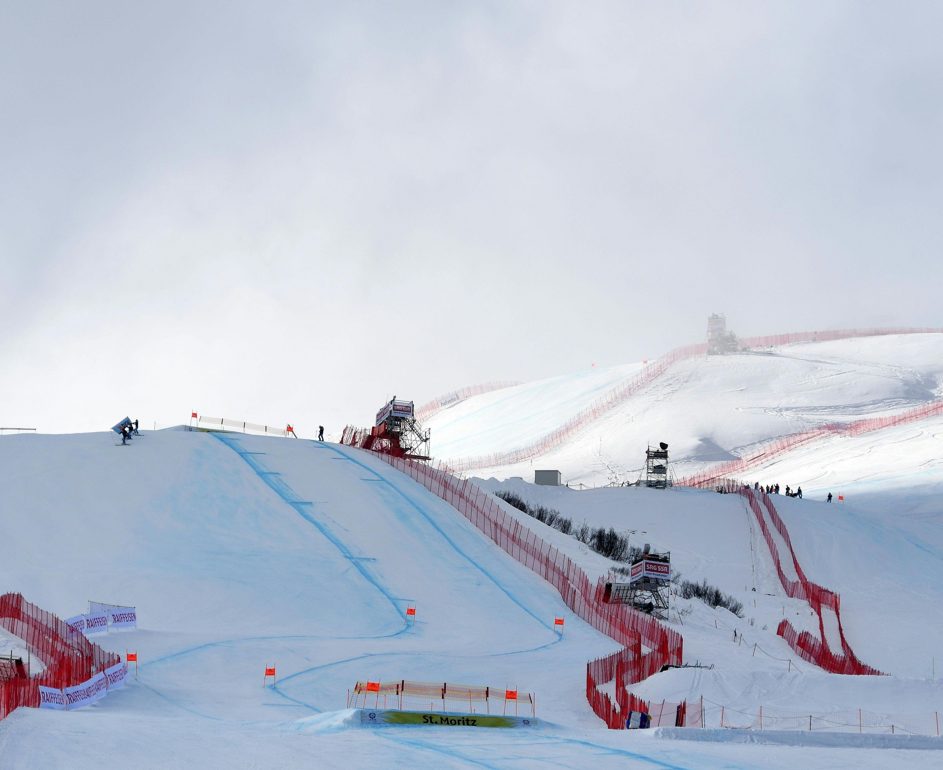 Bei der Ski-WM werden die Abfahrt der Herren und der Damen am Sonntag stattfinden. Bei der Ski-WM werden die Abfahrt der Herren und der Damen am Sonntag stattfinden.