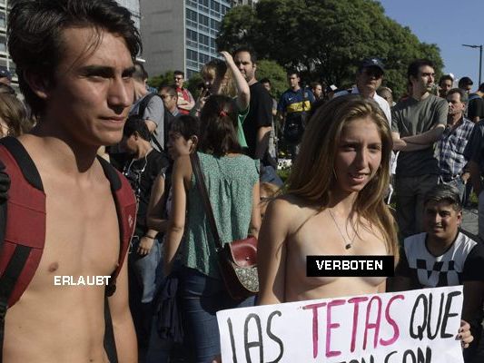 Protest gegen Ungleichbehandlung: Männliche Nippel sind erlaubt, weibliche Nippel verboten. Protest gegen Ungleichbehandlung: Männliche Nippel sind erlaubt, weibliche Nippel verboten.