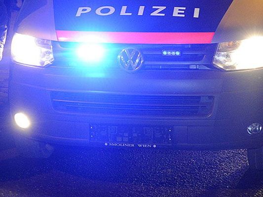 Ein Beziehungsstreit im 20. eskalierte. Ein Beziehungsstreit im 20. eskalierte.