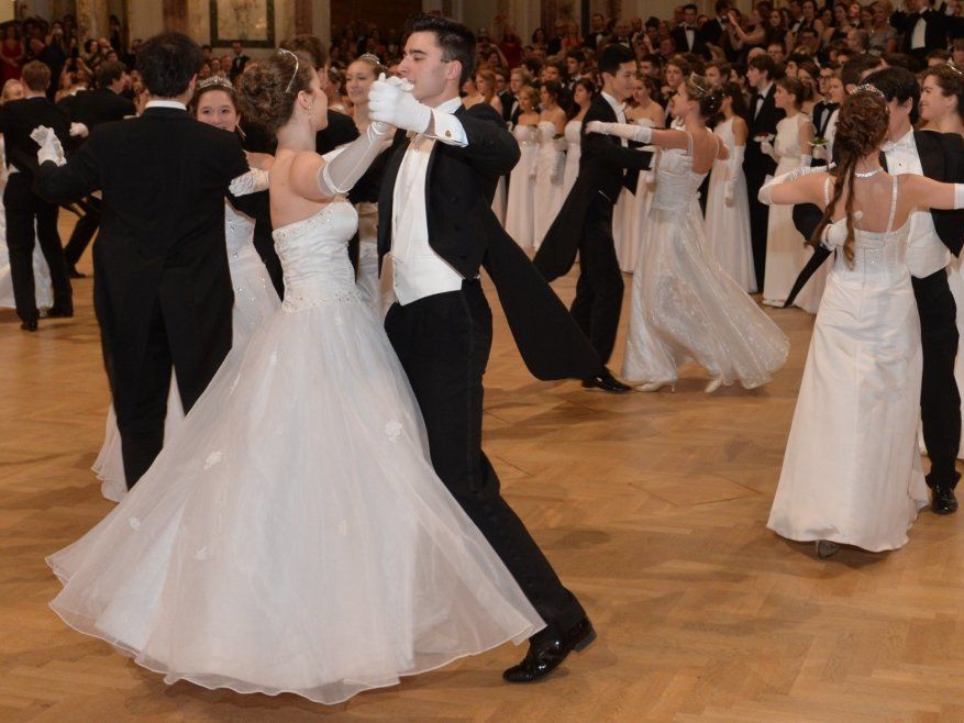 Abschluss der Wiener Ballsaison mit dem Elmayer Kränzchen. Abschluss der Wiener Ballsaison mit dem Elmayer Kränzchen.