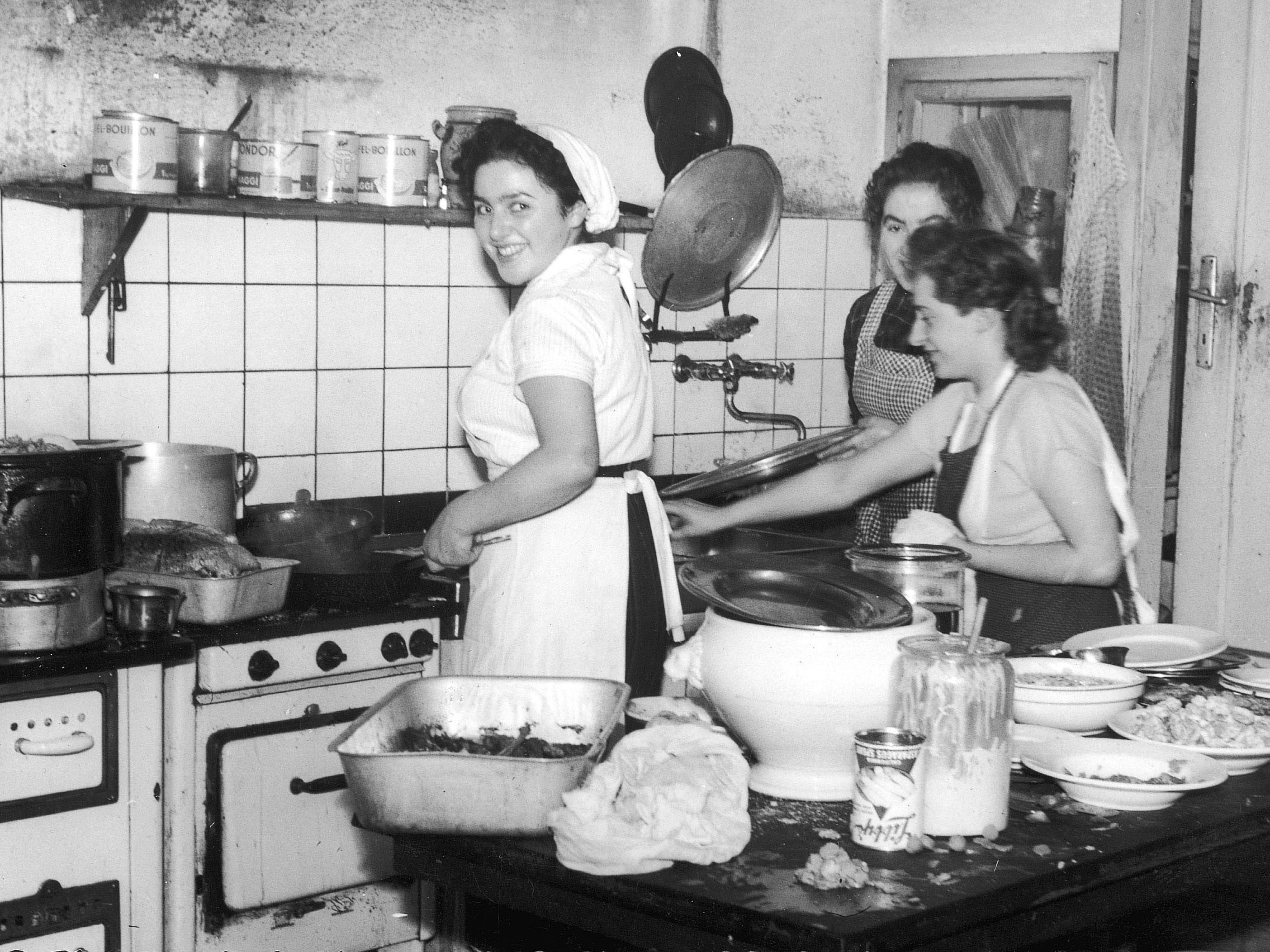 Wilma Fink in der damaligen Küche des GH Krönele. Wilma Fink in der damaligen Küche des GH Krönele.