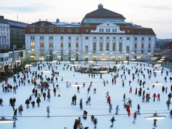 Der Wiener Eislaufverein kann auf eine lange Geschichte zurückblicken. Der Wiener Eislaufverein kann auf eine lange Geschichte zurückblicken.
