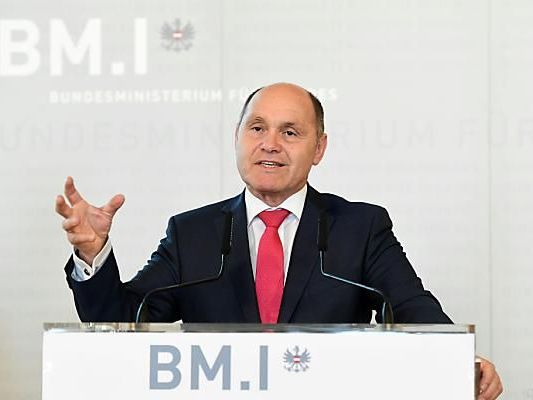 Sobotka kann sich auch Einreiseverbote vorstellen Sobotka kann sich auch Einreiseverbote vorstellen