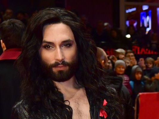 Conchita macht doch weiter. Conchita macht doch weiter.
