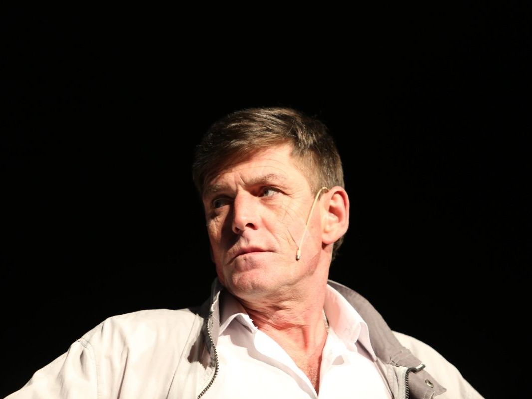 Der Meister der Mimik: Jörg Adlassnigg ist nicht nur Lehrer aus Leidenschaft, sondern fühlt sich auf der Bühne pudelwohl. Der Meister der Mimik: Jörg Adlassnigg ist nicht nur Lehrer aus Leidenschaft, sondern fühlt sich auf der Bühne pudelwohl.