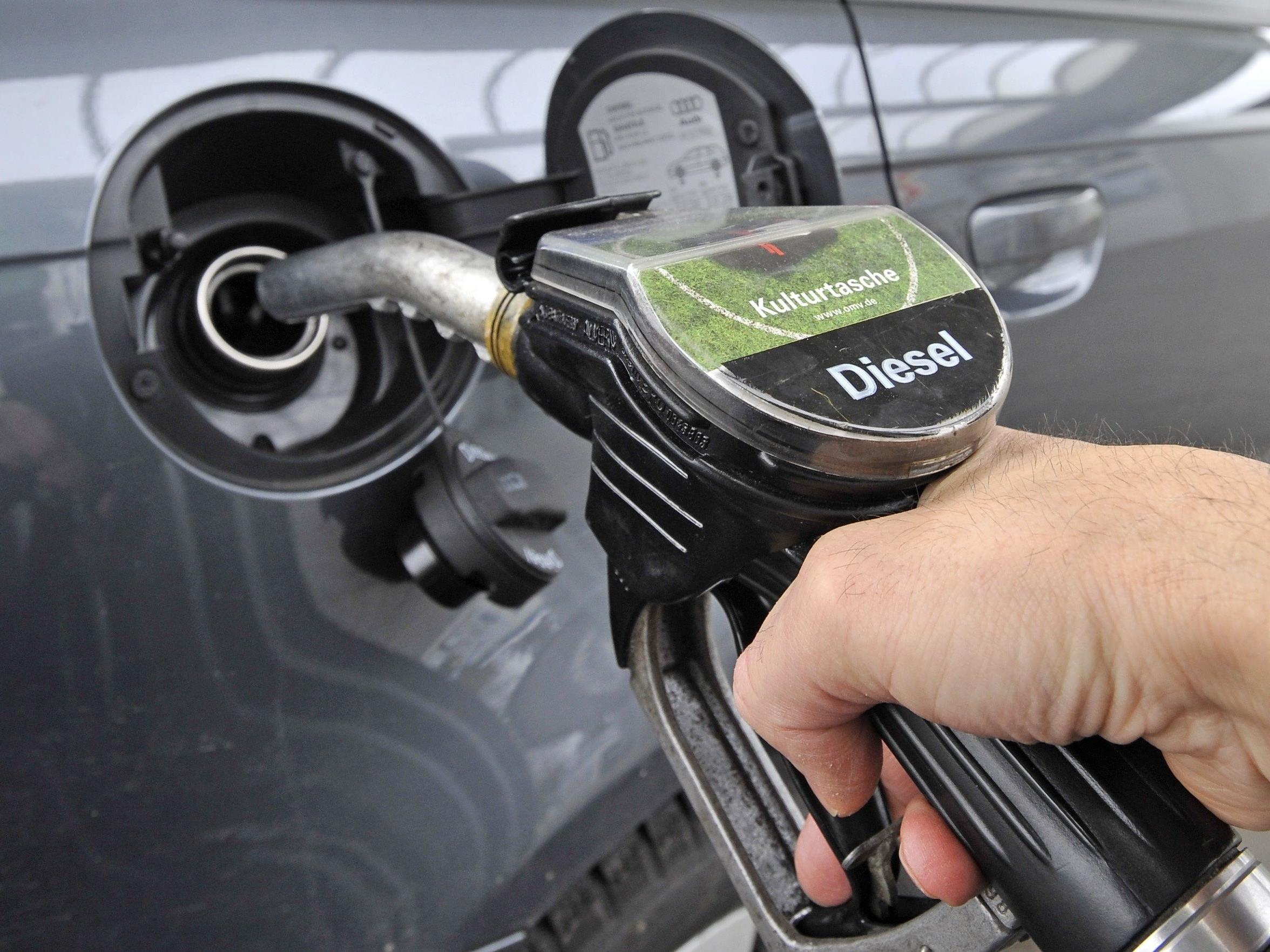 Geht es nach Umweltminister Rupprächter, werden werden Dieselautos zukünftig mehr kosten.