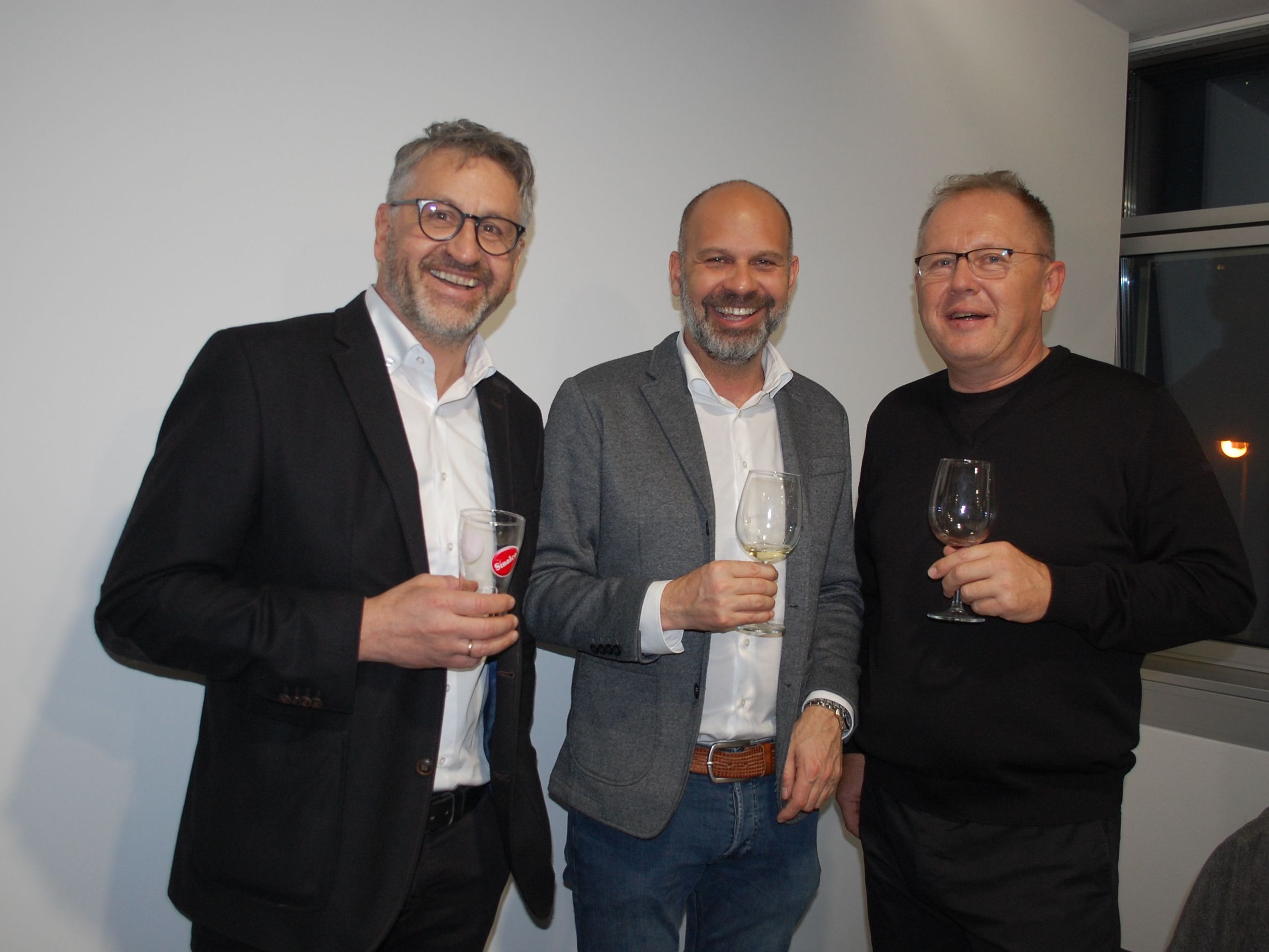 Hans-Peter Lang und Christian Vonier konnten zahlreiche Gäste an diesem Abend begrüßen. Hans-Peter Lang und Christian Vonier konnten zahlreiche Gäste an diesem Abend begrüßen.