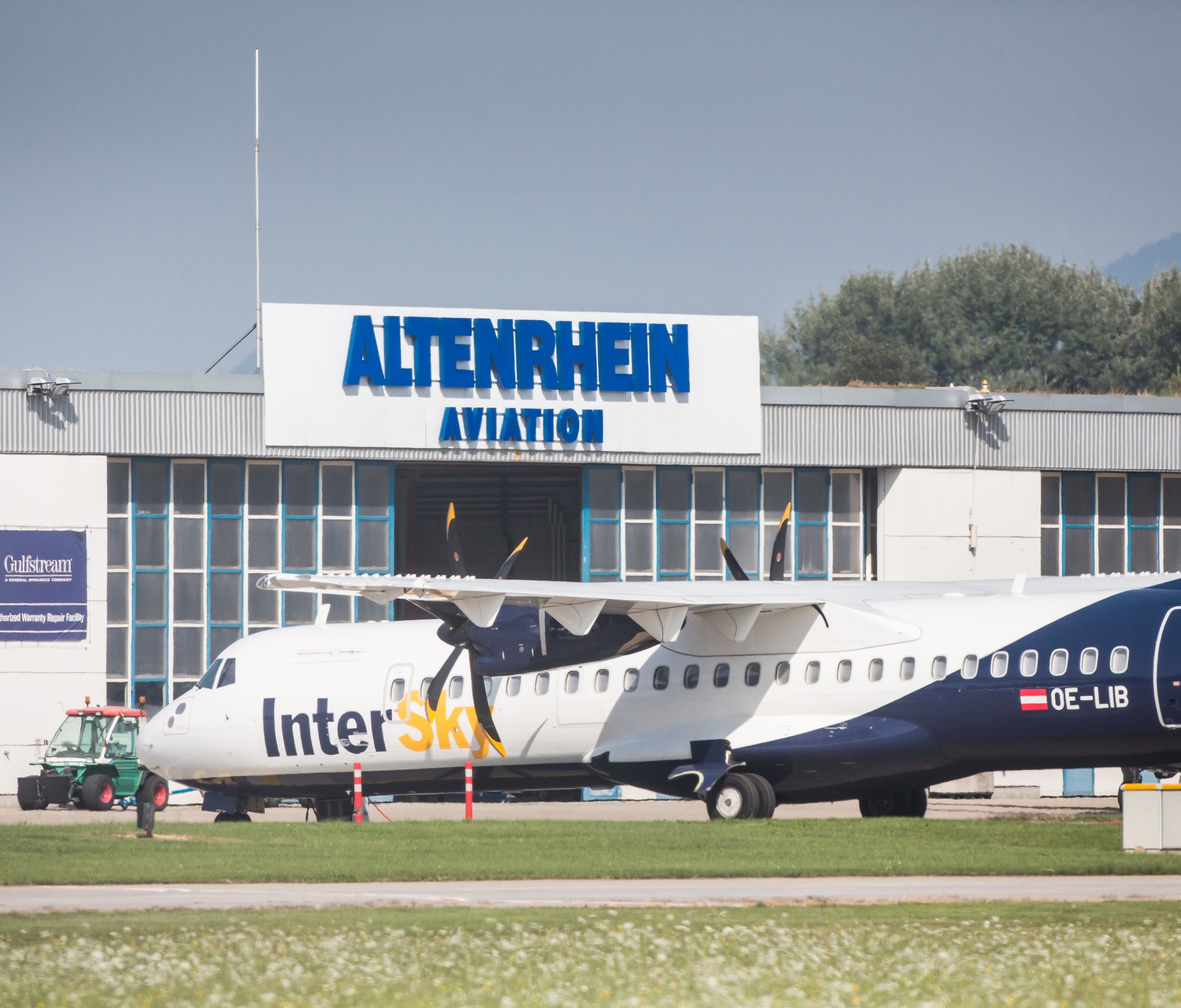Nach dem Grounding von InterSky sind jetzt die Gerichte am Wort. Es gibt zwei Klagen in Millionenhöhe gegen das ehemalige Management. Nach dem Grounding von InterSky sind jetzt die Gerichte am Wort. Es gibt zwei Klagen in Millionenhöhe gegen das ehemalige Management.