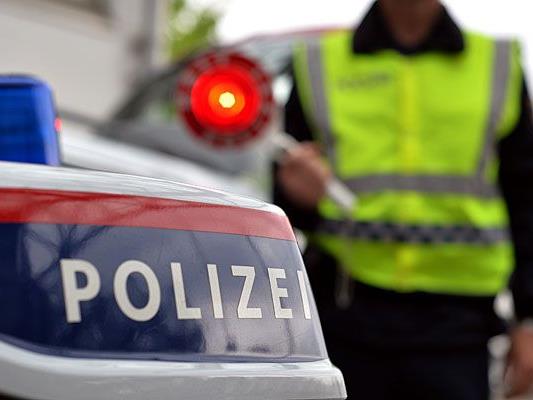 Die Wiener Polizei führte in Meidling Schwerpunktkontrollen durch