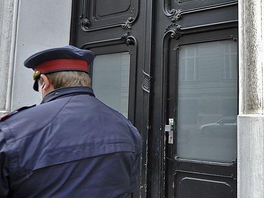 Zwei Männer drangen als "Polizisten" in Wiener Wohnungen vor