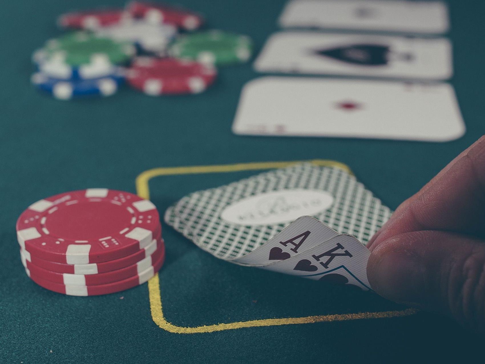 In 12 "CCC"-Pokercasinos werden derzeit Razzien durchgeführt