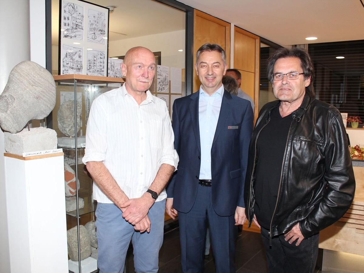 Künstler Ernst Steininger, Filialleiter Ewald Gunz und Kurt Sternik. Künstler Ernst Steininger, Filialleiter Ewald Gunz und Kurt Sternik.