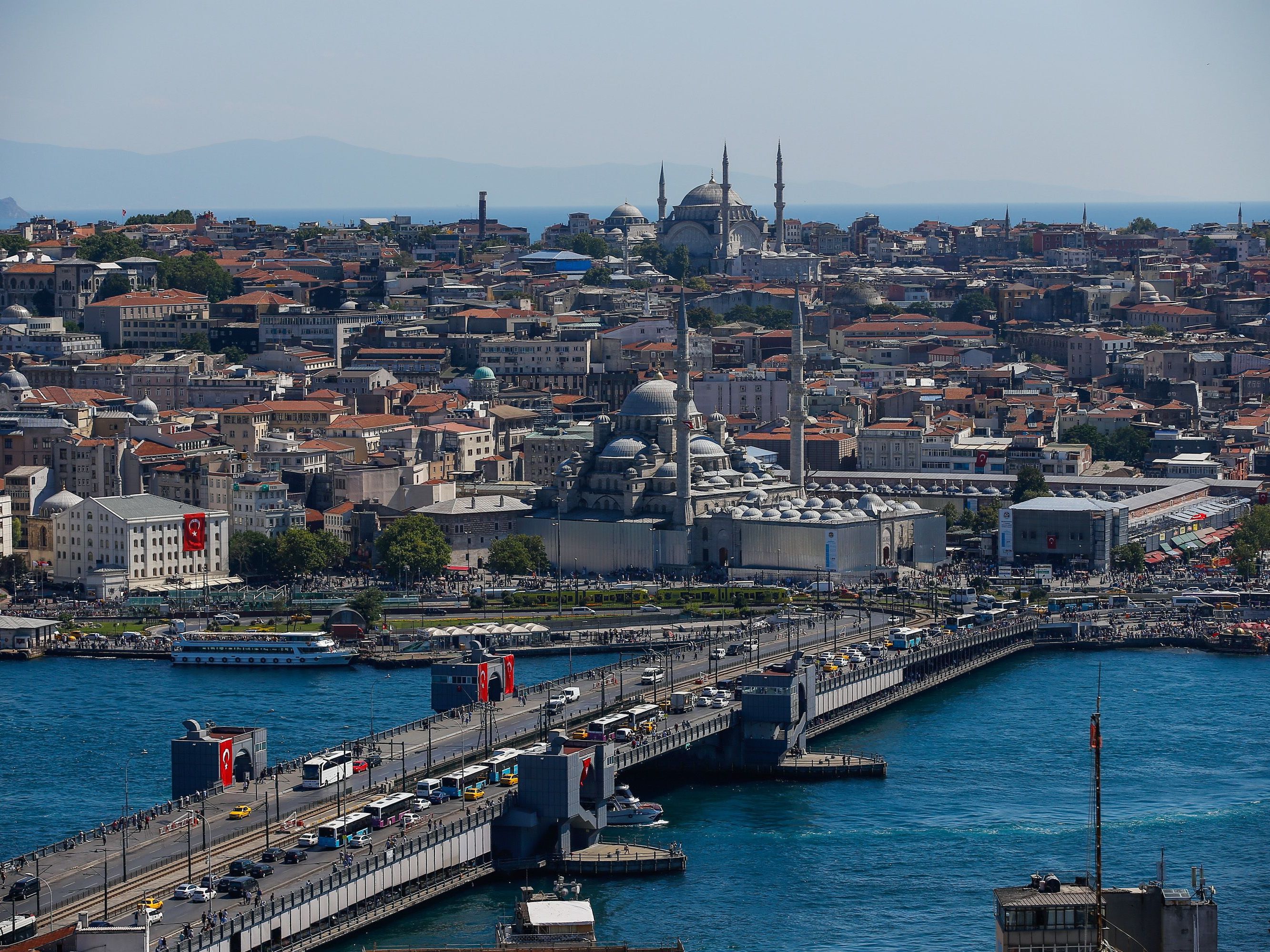 Die drei anderen werden weiter in der Türkei festgehalten. Die drei anderen werden weiter in der Türkei festgehalten.
