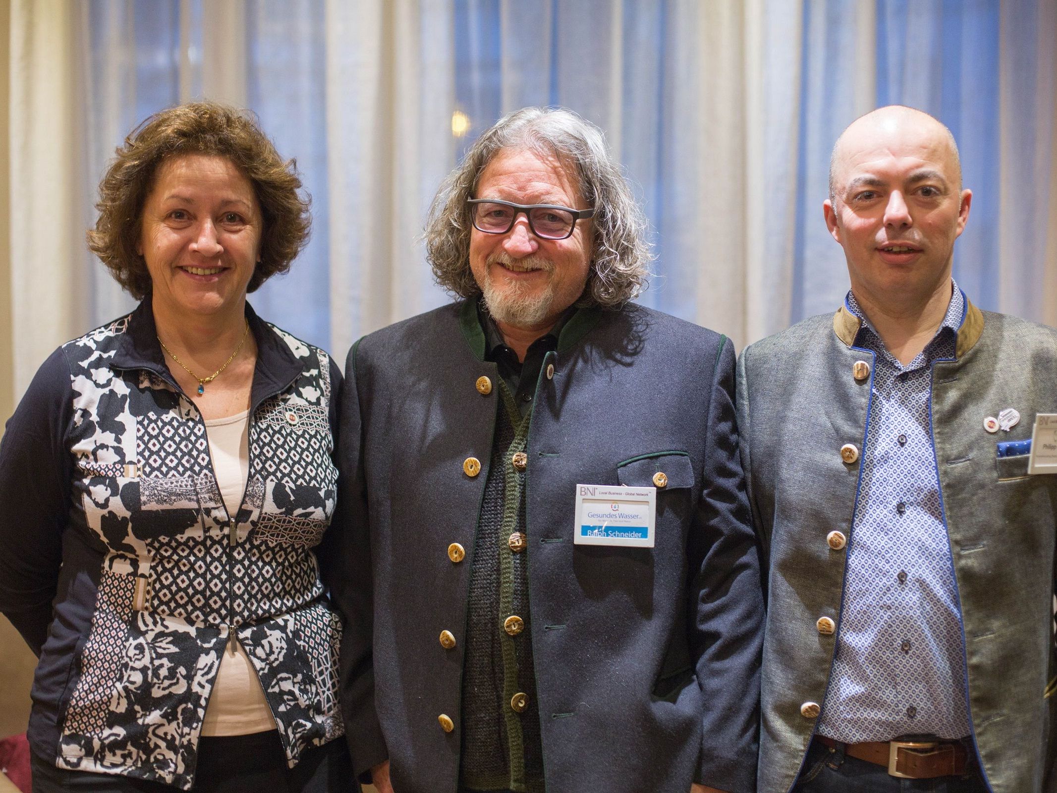 Das neue Führungsteam des BNI Chapters „Vulcanus“ in Dornbirn: Mitgliederkoordinatorin Susanne Feist, Chapterdirektor Ralph Schneider und Schatzmeister Philipp Hofer. Das neue Führungsteam des BNI Chapters „Vulcanus“ in Dornbirn: Mitgliederkoordinatorin Susanne Feist, Chapterdirektor Ralph Schneider und Schatzmeister Philipp Hofer.