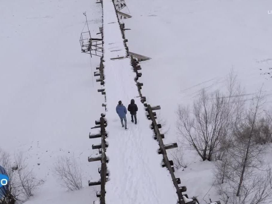 Die Brücke sind harmlos aus, ist aber brandgefährlich.