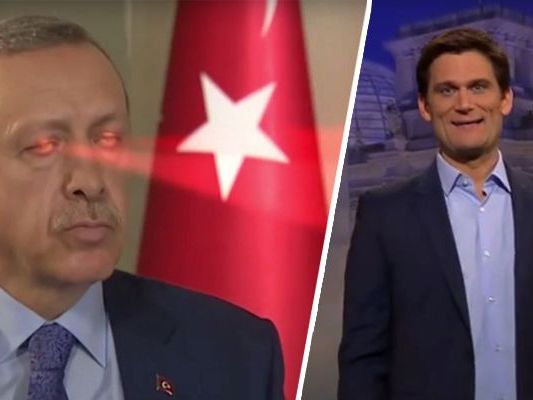 Die Satiresendung "extra 3" hat einen weiteren Song über Recep Tayyip Erdogan vorgestellt. Die Satiresendung "extra 3" hat einen weiteren Song über Recep Tayyip Erdogan vorgestellt.