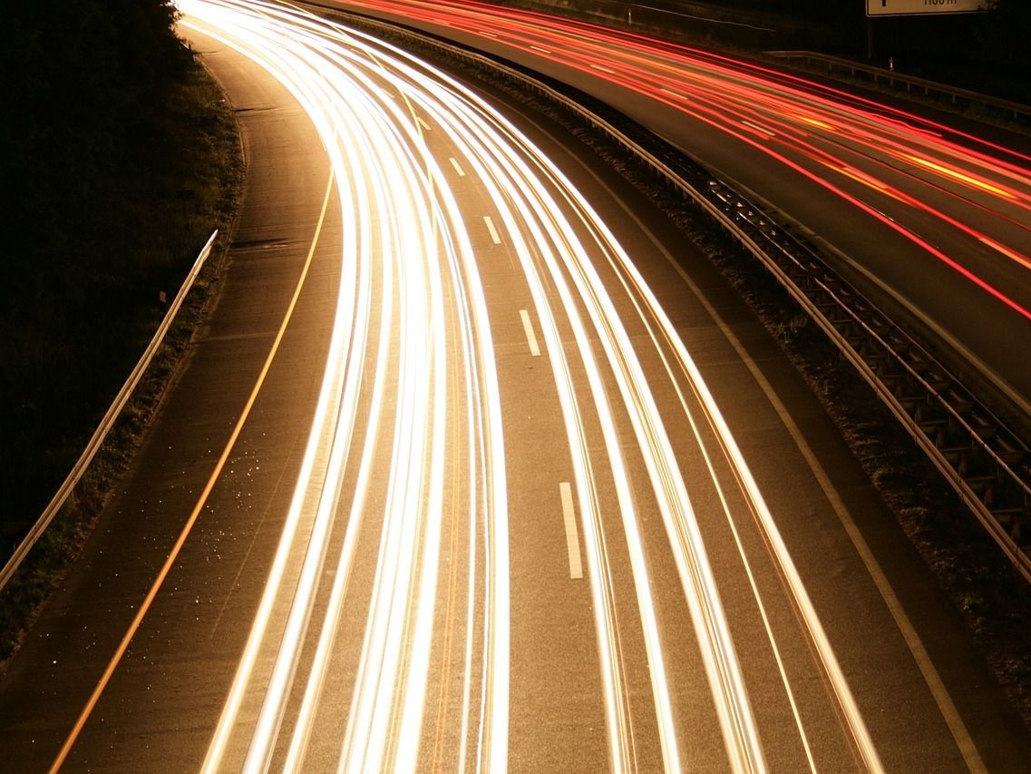 Ein Motorradlenker flüchtete vor der Wiener Polizei mit bis zu 250 km/h. Ein Motorradlenker flüchtete vor der Wiener Polizei mit bis zu 250 km/h.