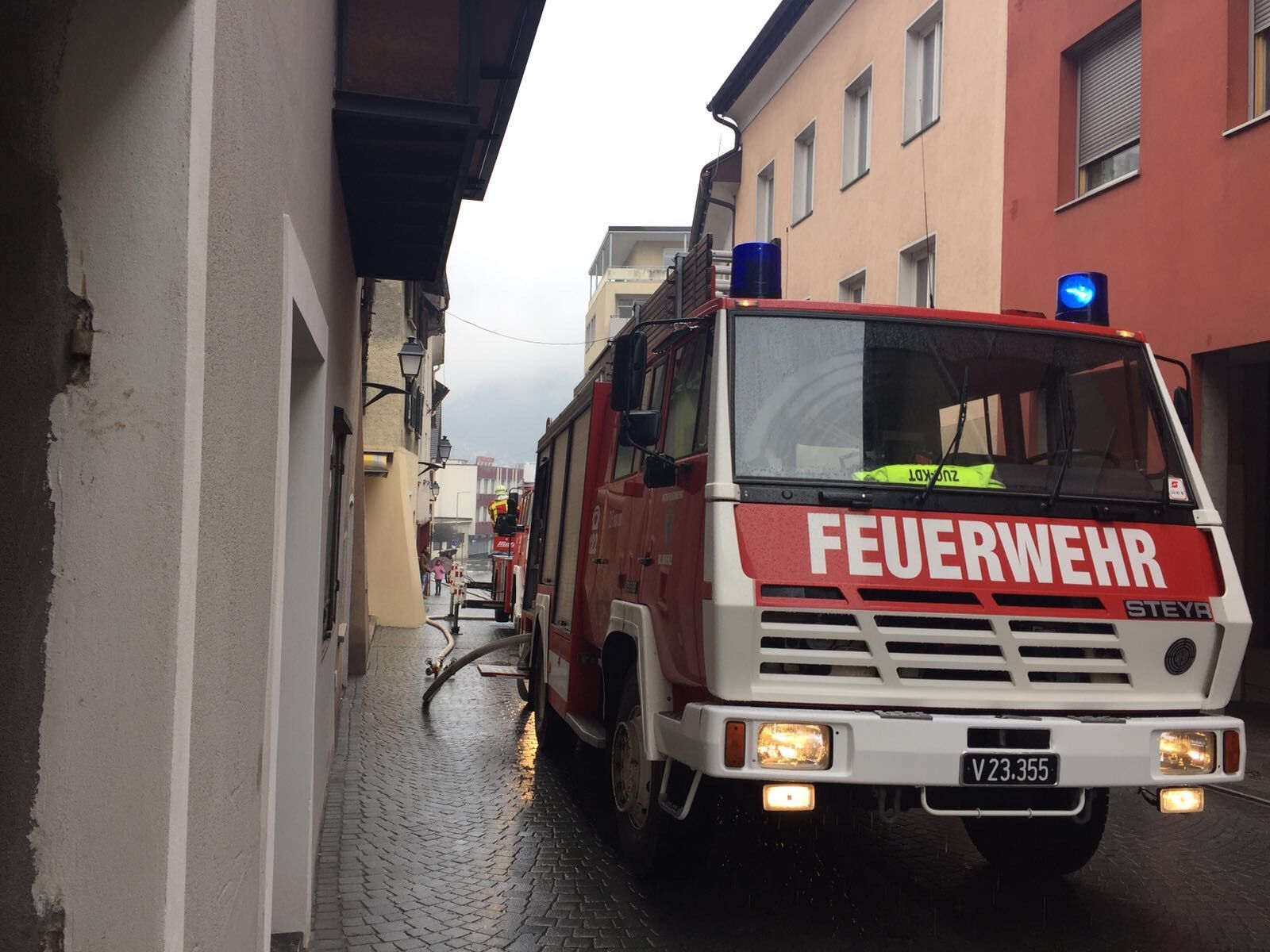 Am Samstagmittag geriet eine Abstellkammer eines Gebäudes in der Kirchgasse in Bludenz in Brand. Am Samstagmittag geriet eine Abstellkammer eines Gebäudes in der Kirchgasse in Bludenz in Brand.