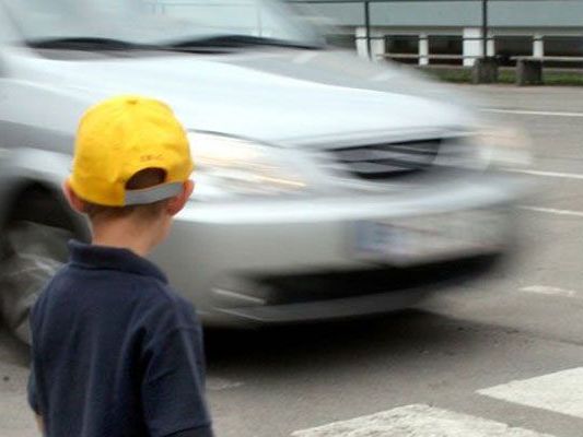 Der 10-Jährige wurde bei dem Unfall verletzt. Der 10-Jährige wurde bei dem Unfall verletzt.