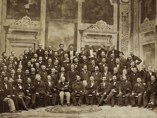 Das erste Orchesterfoto der Wiener Philharmoniker aus dem Jahre 1864.